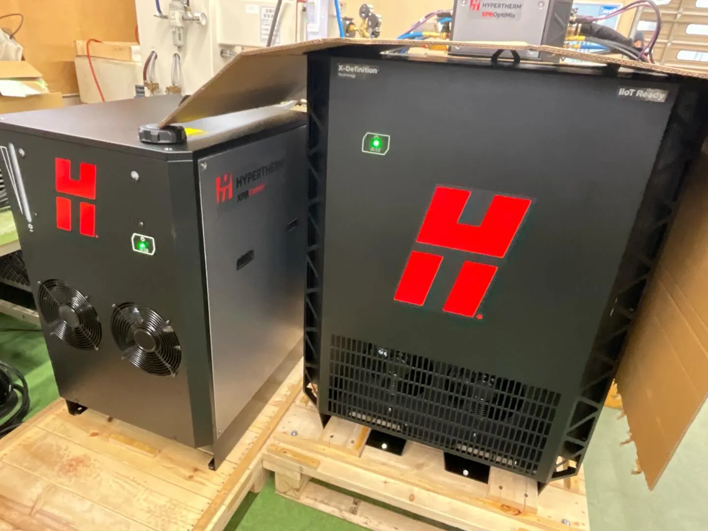 Hypertherm社のプラズマ切断機「XPR460」を立ち...